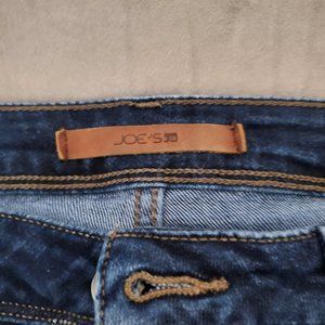 JOE'S CURVY BOOTCUT SIZE 28 BLUE JEANS